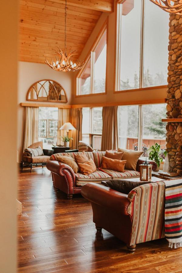 Ambleside Lodge Bed & Breakfast Canmore Exterior photo